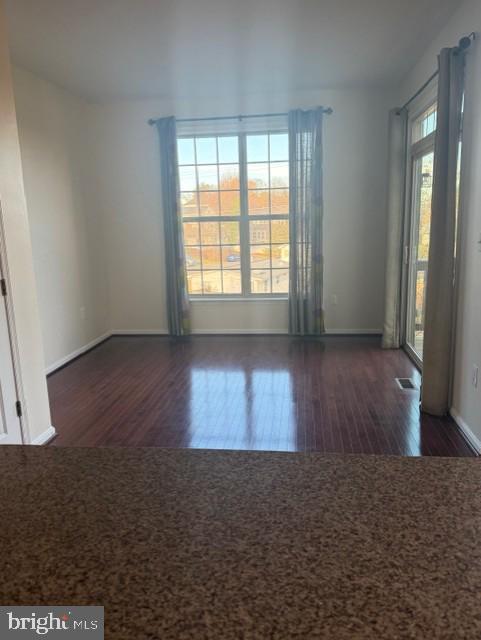 Building Photo - 165 Royal Ct