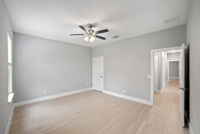 Building Photo - Deposit-Free! Modern, energy efficient hom...