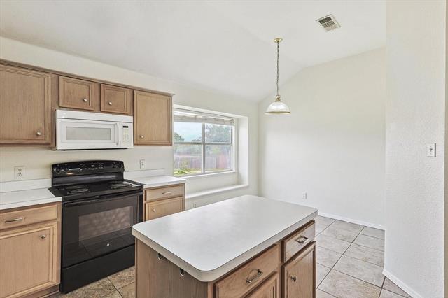 Building Photo - 3124 Creekside Dr