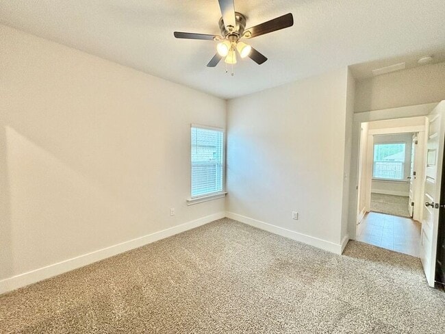 Building Photo - 1234 Fenwick Ct