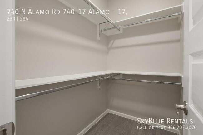 Building Photo - 740 N Alamo Rd