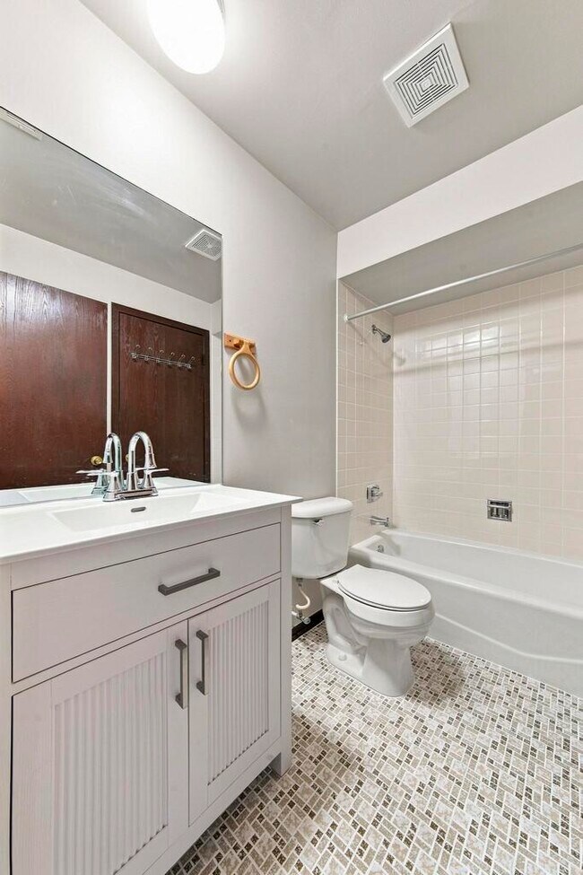 Building Photo - 6408 Nature Dr