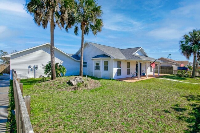 Building Photo - 1007 Cypress Ave