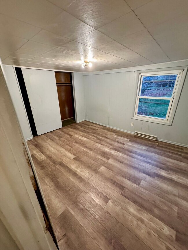 Building Photo - 470-474 Stang Avenue