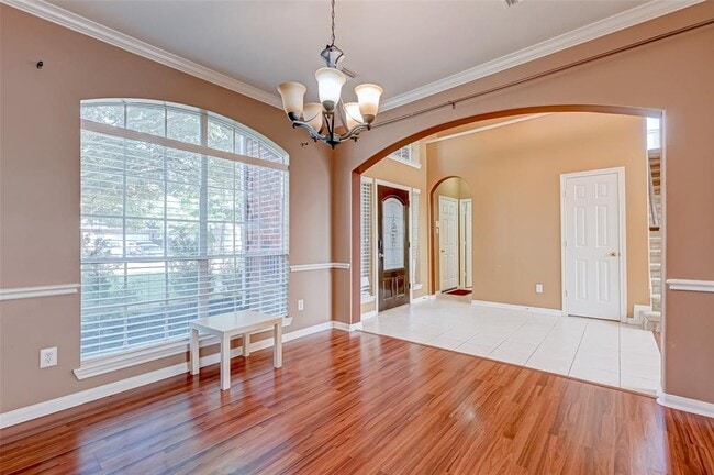 Building Photo - 1606 Maryvale Dr