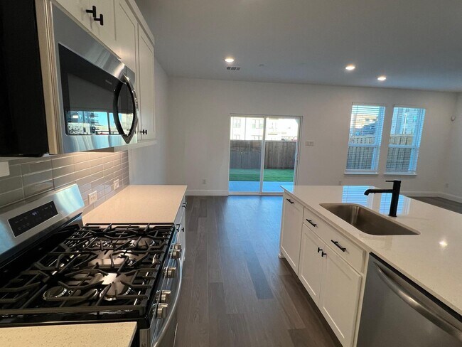 Building Photo - 3758 Pierce Ln