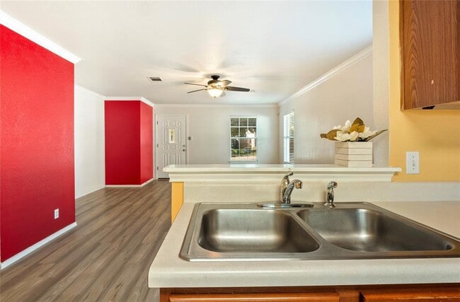 Building Photo - 4003 Reeders Dr