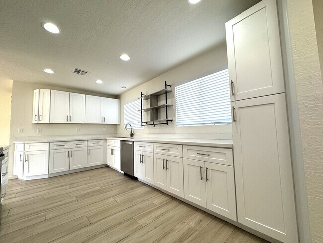 Building Photo - 4426 N 85th St