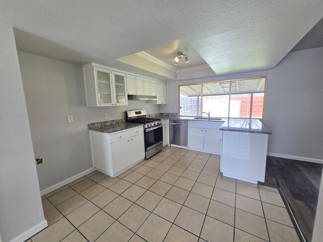 Building Photo - 433 Clearfield Dr