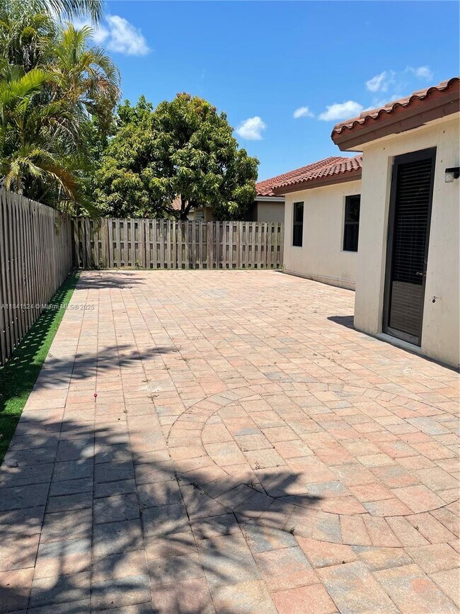 Building Photo - 15340 SW 176th Ln