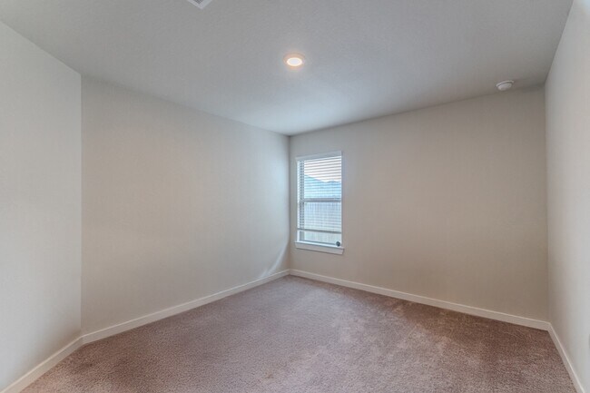 Building Photo - 22035 Juniper Crossing Dr