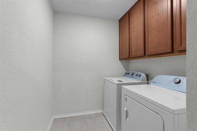 Building Photo - 7705 Song Sparrow Dr.