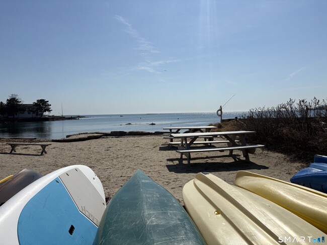 Building Photo - 9 Sunset Beach Rd