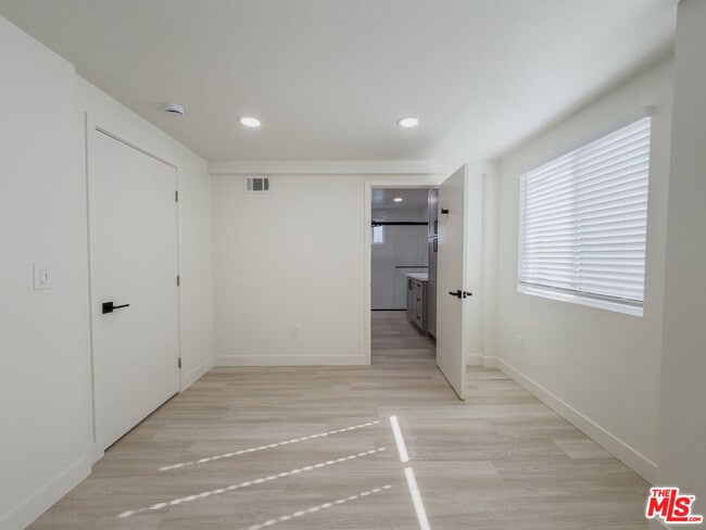 Building Photo - 2757 Andreo Ave