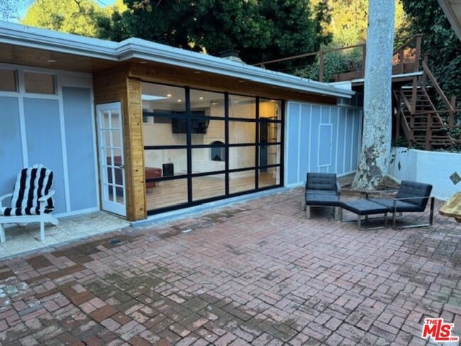 Building Photo - 1636 N Beverly Glen Blvd