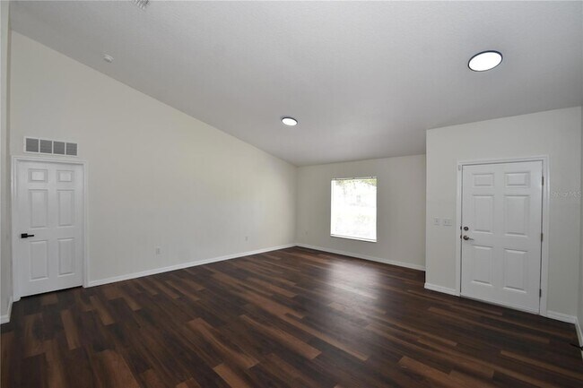 Building Photo - 33 Prattwood Ln