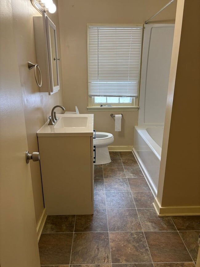 Building Photo - Minnetonka Home for Rent