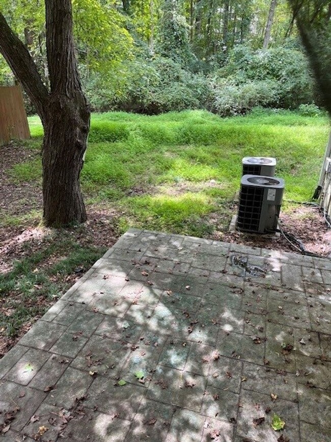 Building Photo - Spacious 3-Bedroom, 2-Bath located in the heart of Carrboro