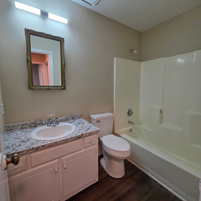 Building Photo - 1900 Buck Ln