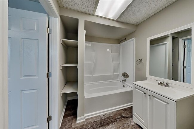 Building Photo - 178 Colton Dr