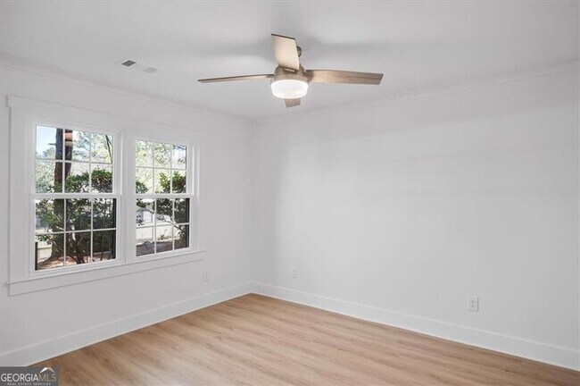 Building Photo - 112 Rosaire Pl NW