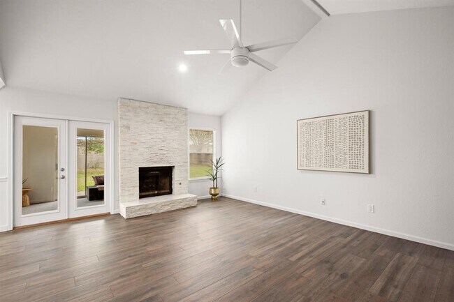 Building Photo - 4822 Transit Cir