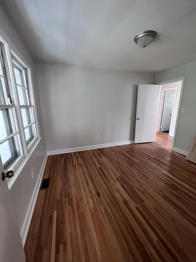 Building Photo - 1318 Boundary Ave