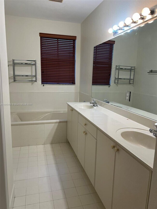 Building Photo - 10861 NW 85th Terrace