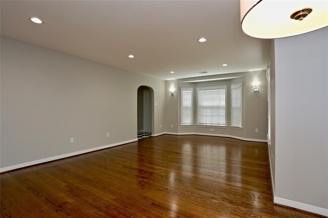 Building Photo - 4106 Milton St