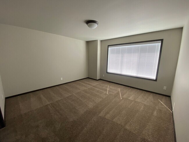 Building Photo - 3375 Pr Hts Wy