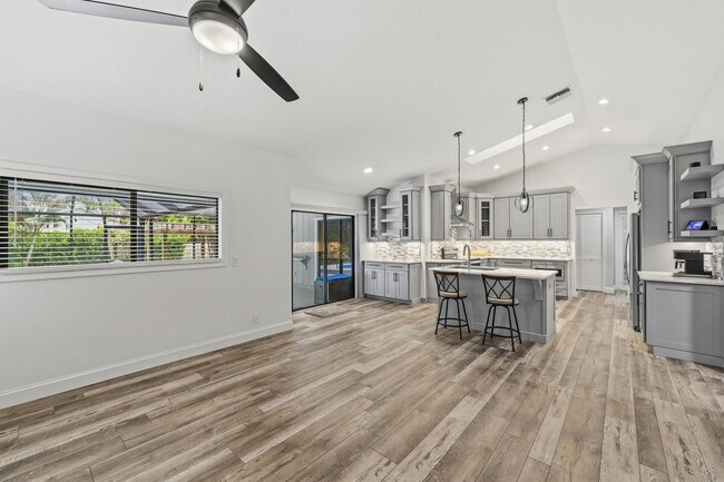 Building Photo - 15833 118th Terrace N