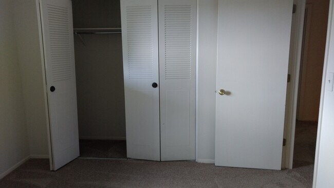 Building Photo - MOVE IN SPECIAL!! AMAZING LOCATION 2 Bed 1...