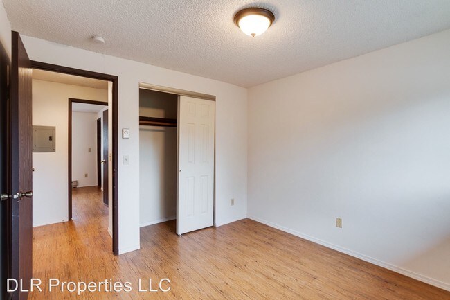 Building Photo - 1001 Emma Ave