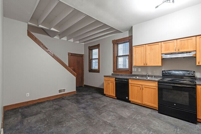 Building Photo - Maryland Lower near UWM