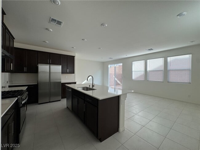 Building Photo - 9143 Rivington Ave