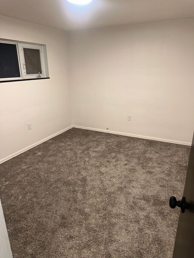 Building Photo - 803 7th St