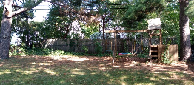 Building Photo - 6505 Newton Ave S