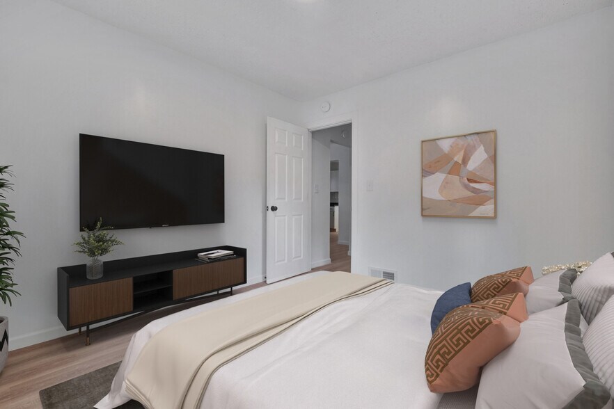 Building Photo - 1225 Regent St