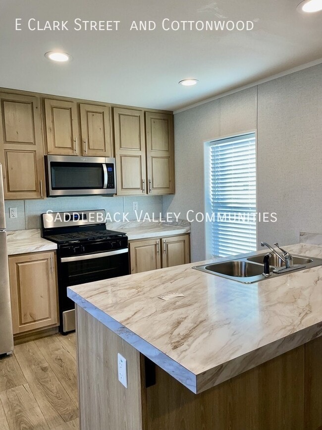 Building Photo - B35 Cottonwood St