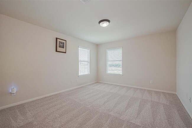Building Photo - 21627 Cozy Hollow Ln
