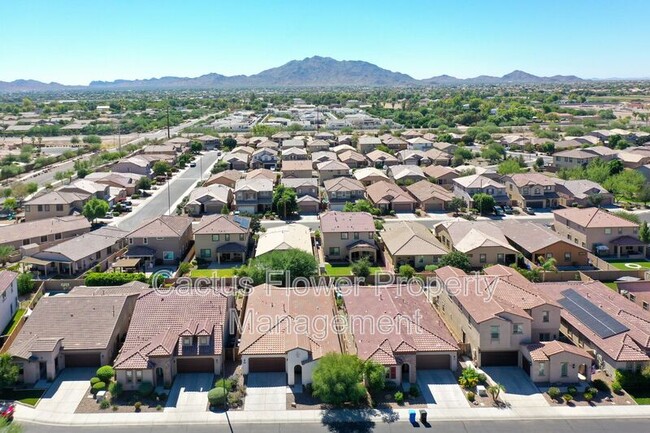 Building Photo - 3943 E Ficus Way