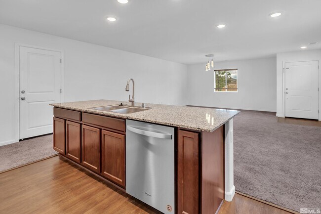 Building Photo - 698 Valmy Dr