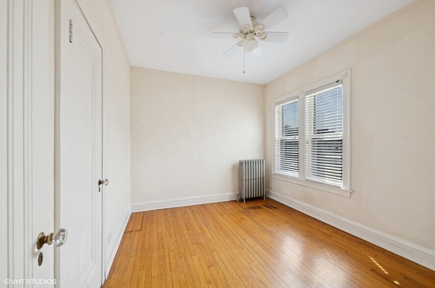 Building Photo - 4943 N Leavitt St