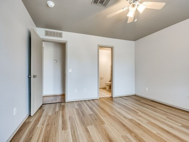 Building Photo - Charming 3-Bedroom Home in the Desirable V...