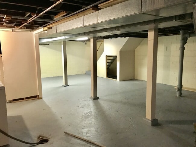 Building Photo - 2713 Arlington Ave