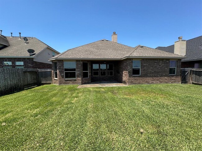 Building Photo - 19730 Kendall Lake Dr
