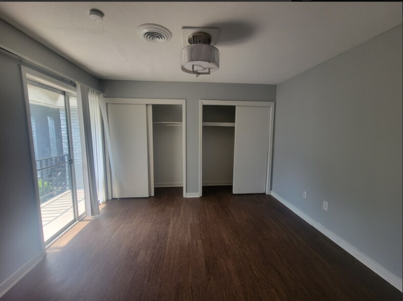 Building Photo - 225 W McDowell Rd