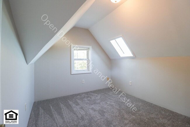 Building Photo - Now available 3 bedroom home