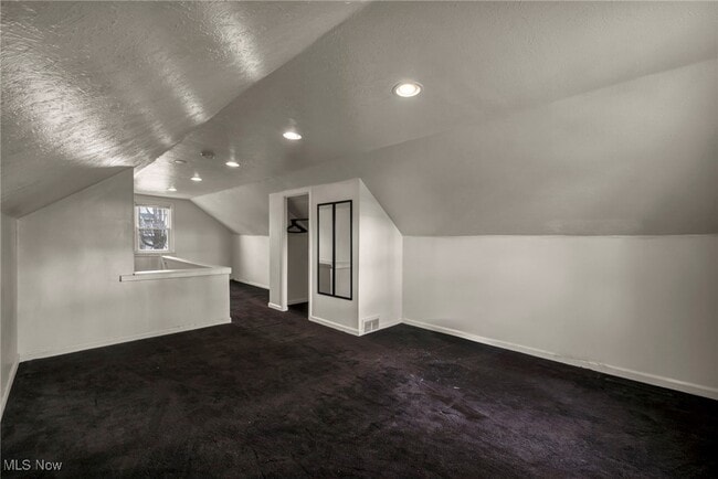 Building Photo - 10213 Dove Ave