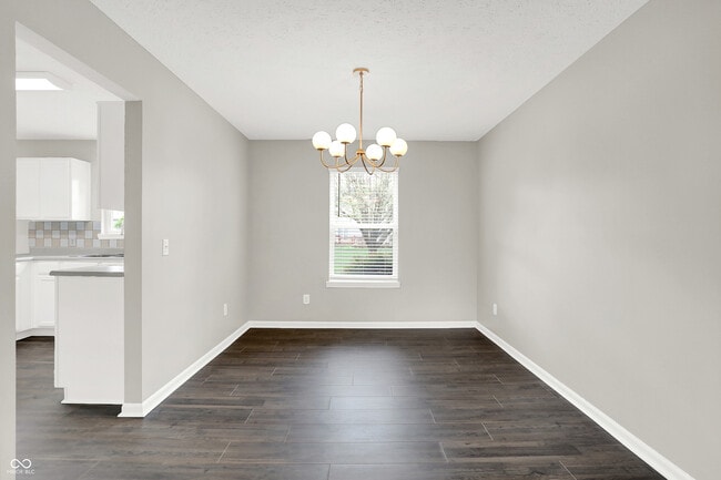 Building Photo - 5761 Cantigny Way S